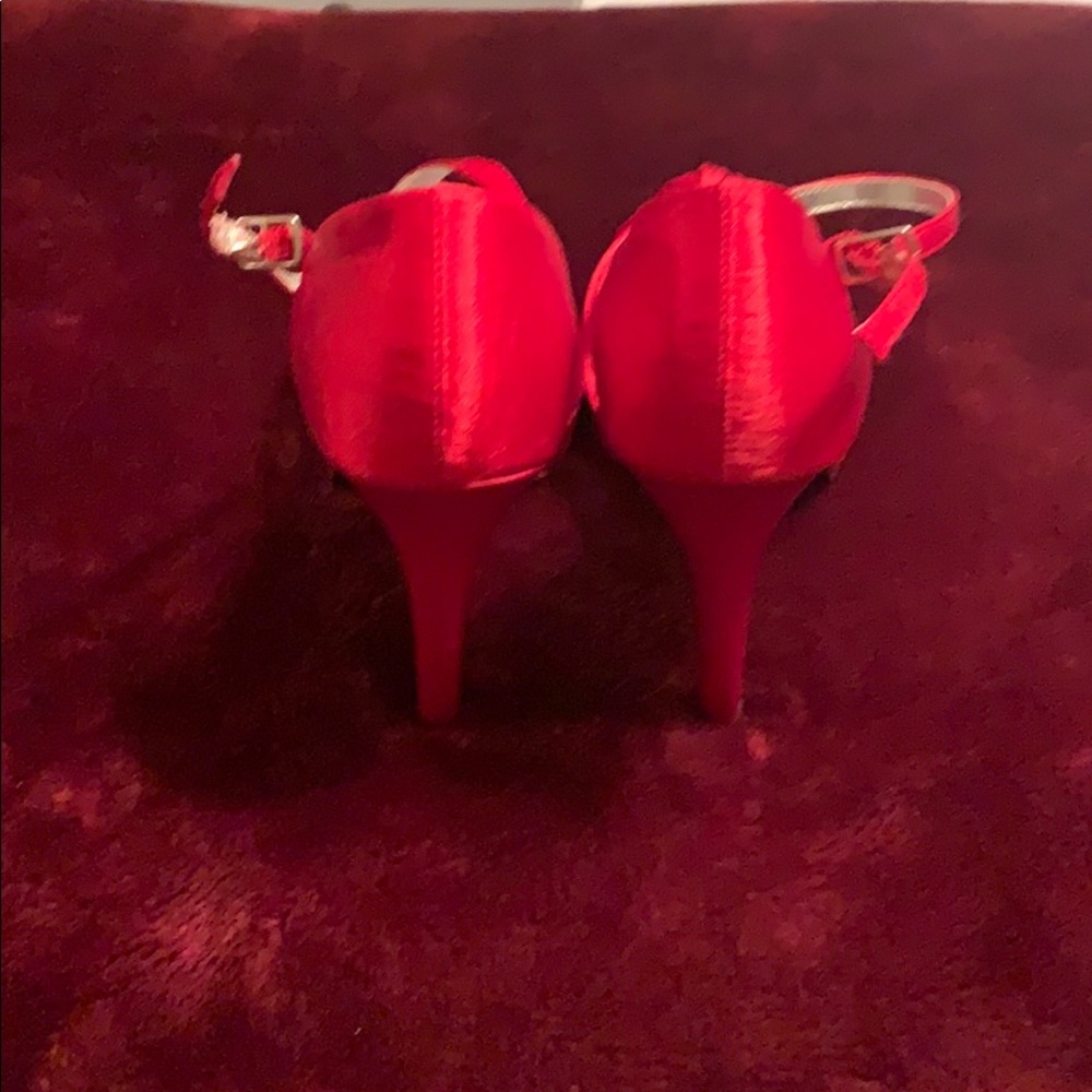 Shoes - Picture 2 of 4